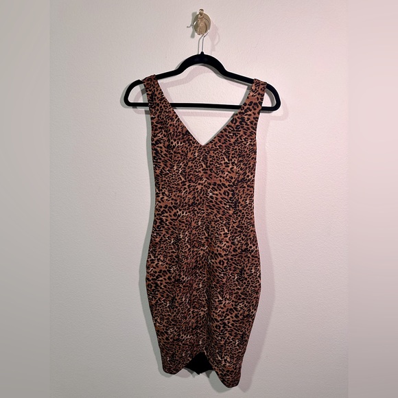 Astr Dresses & Skirts - ASTR Cheetah midi Dress size small